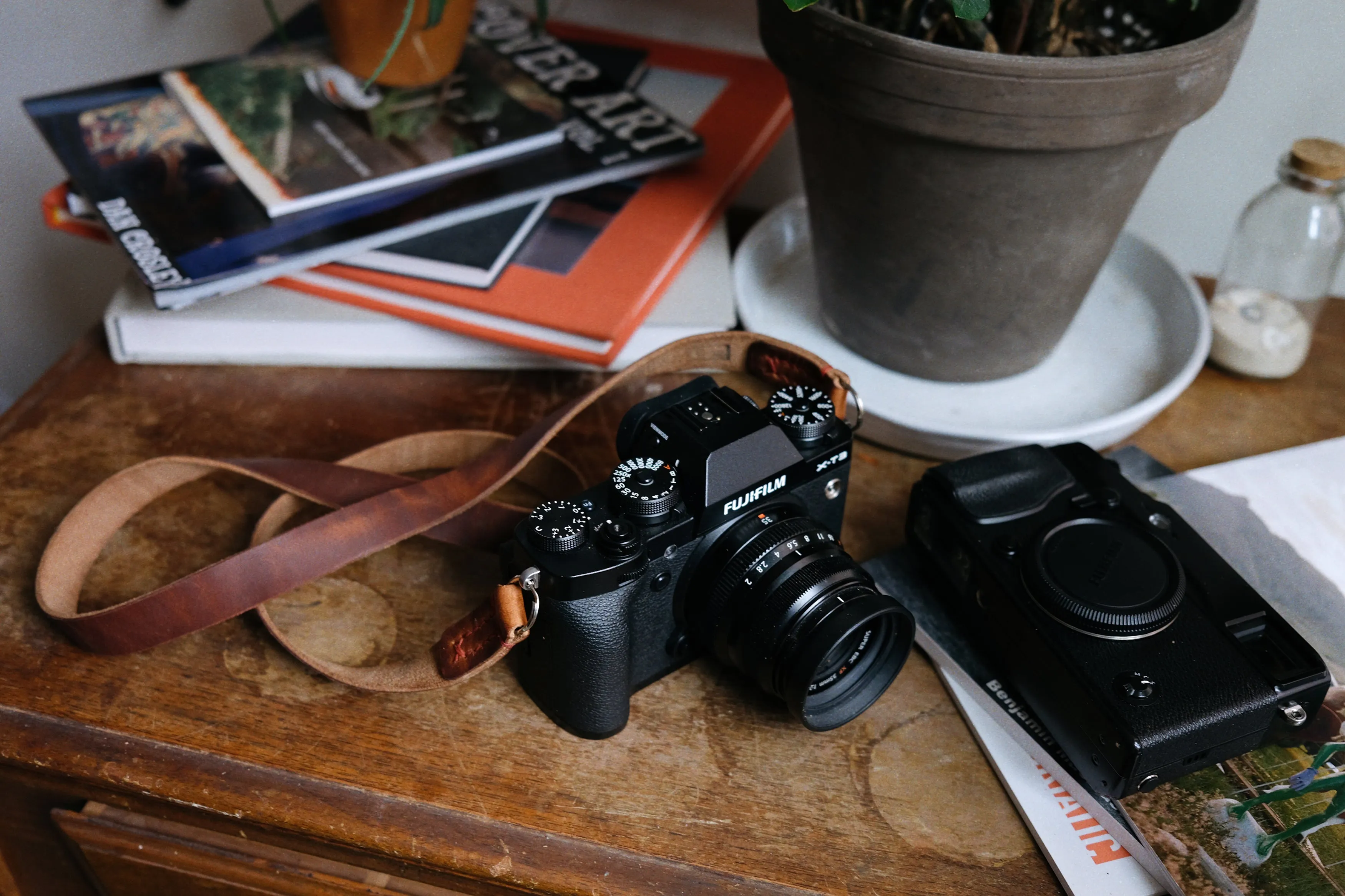 LEGACY classic wide camera strap