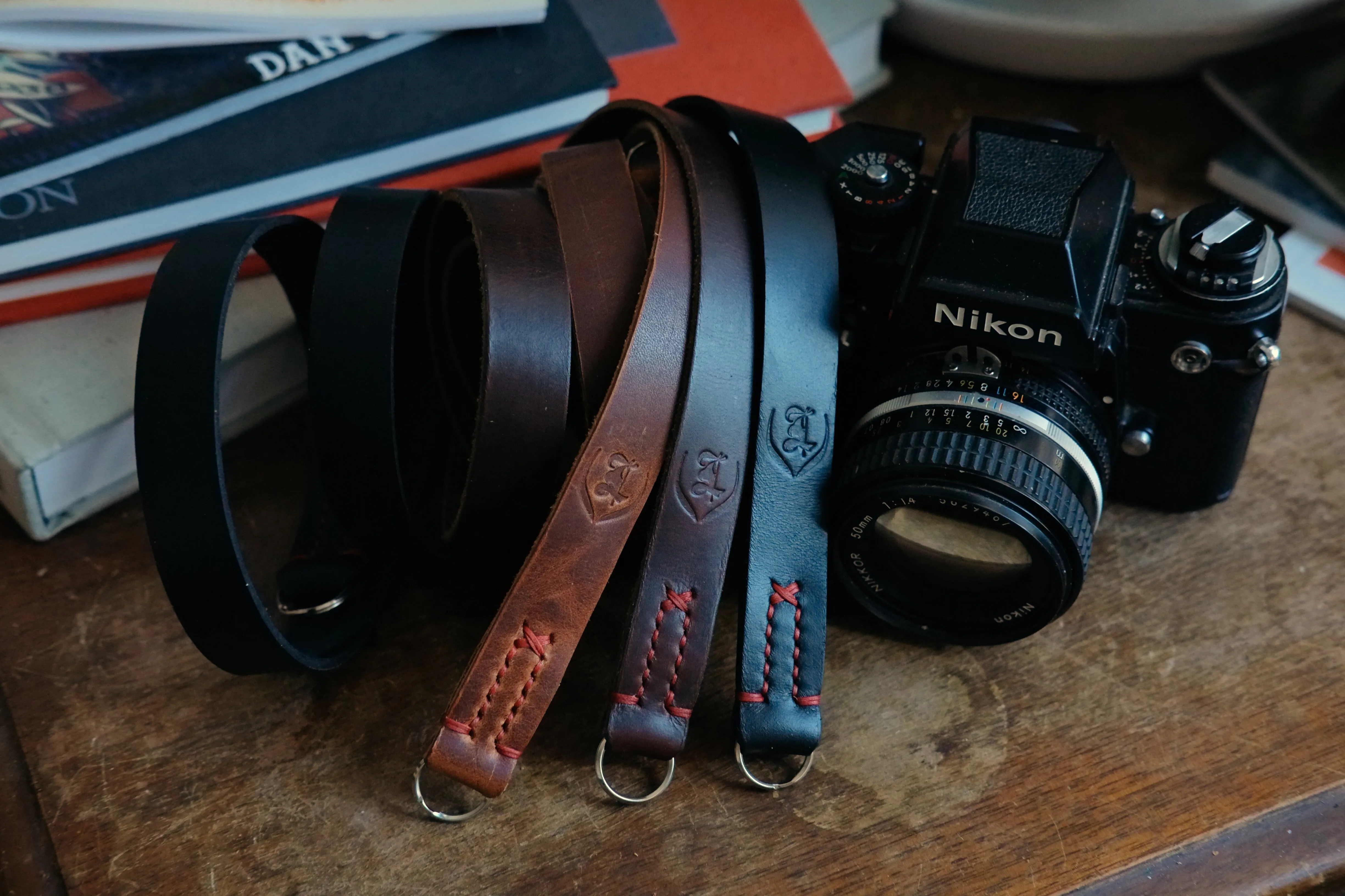 LEGACY classic wide camera strap