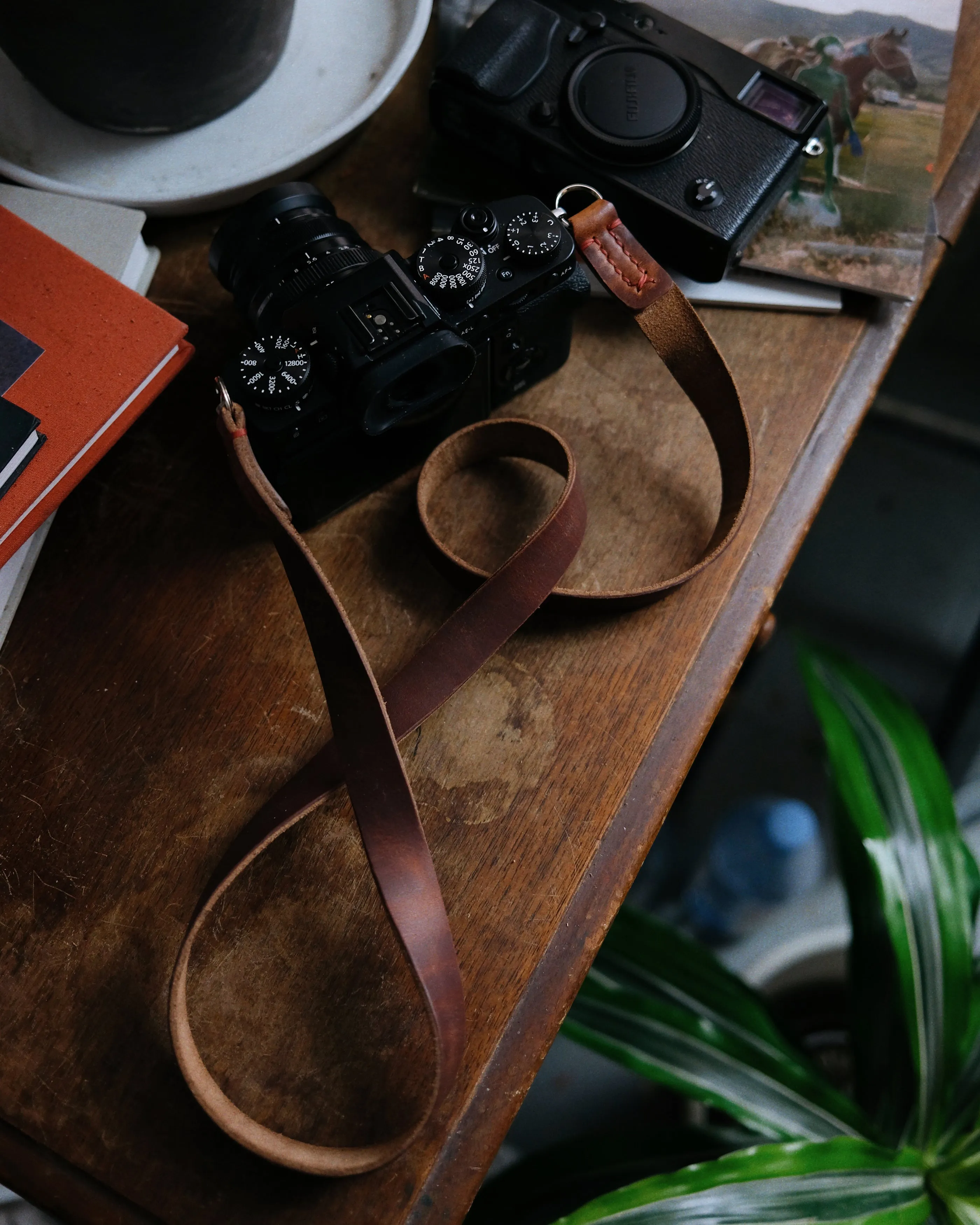 LEGACY classic wide camera strap