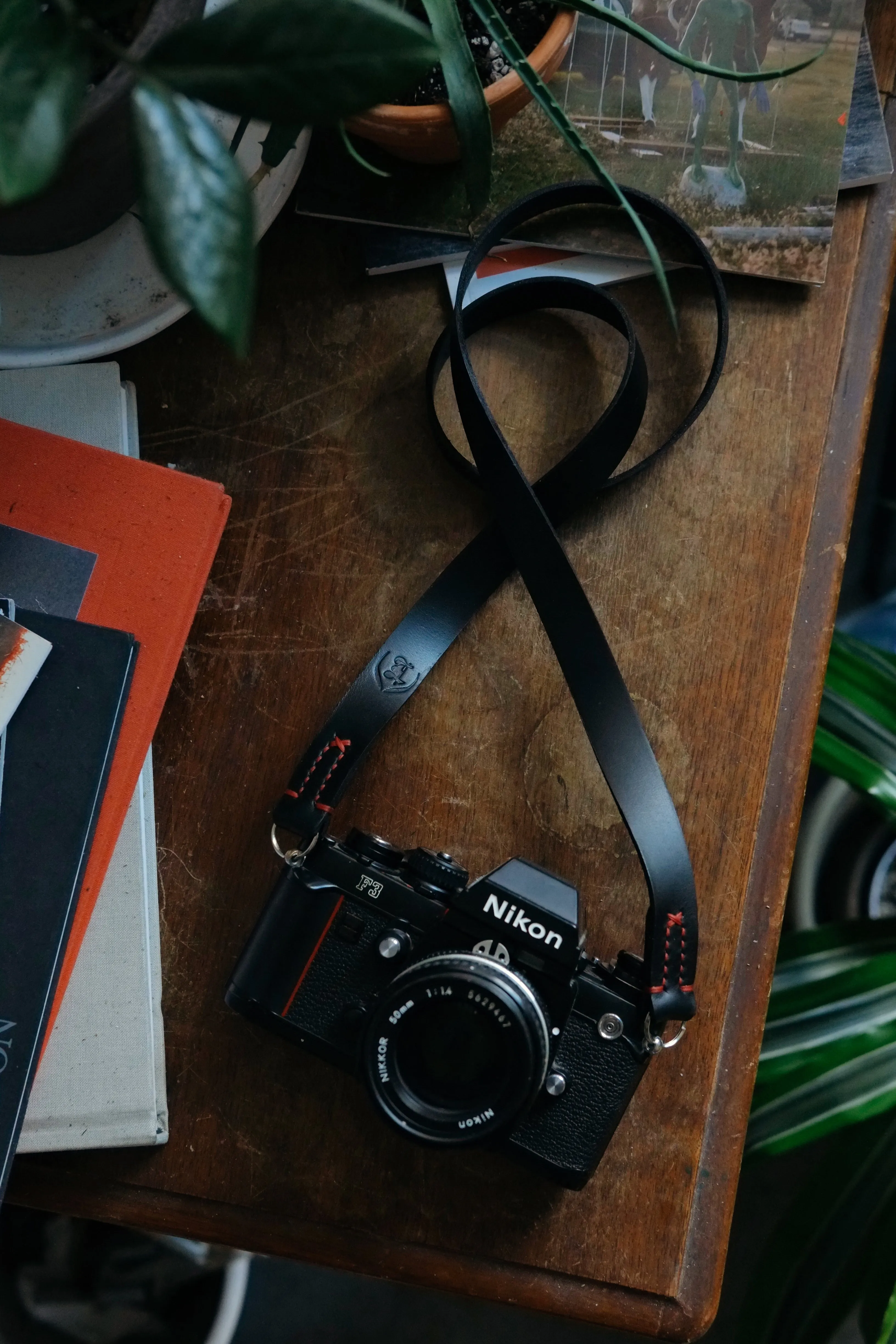 LEGACY classic wide camera strap