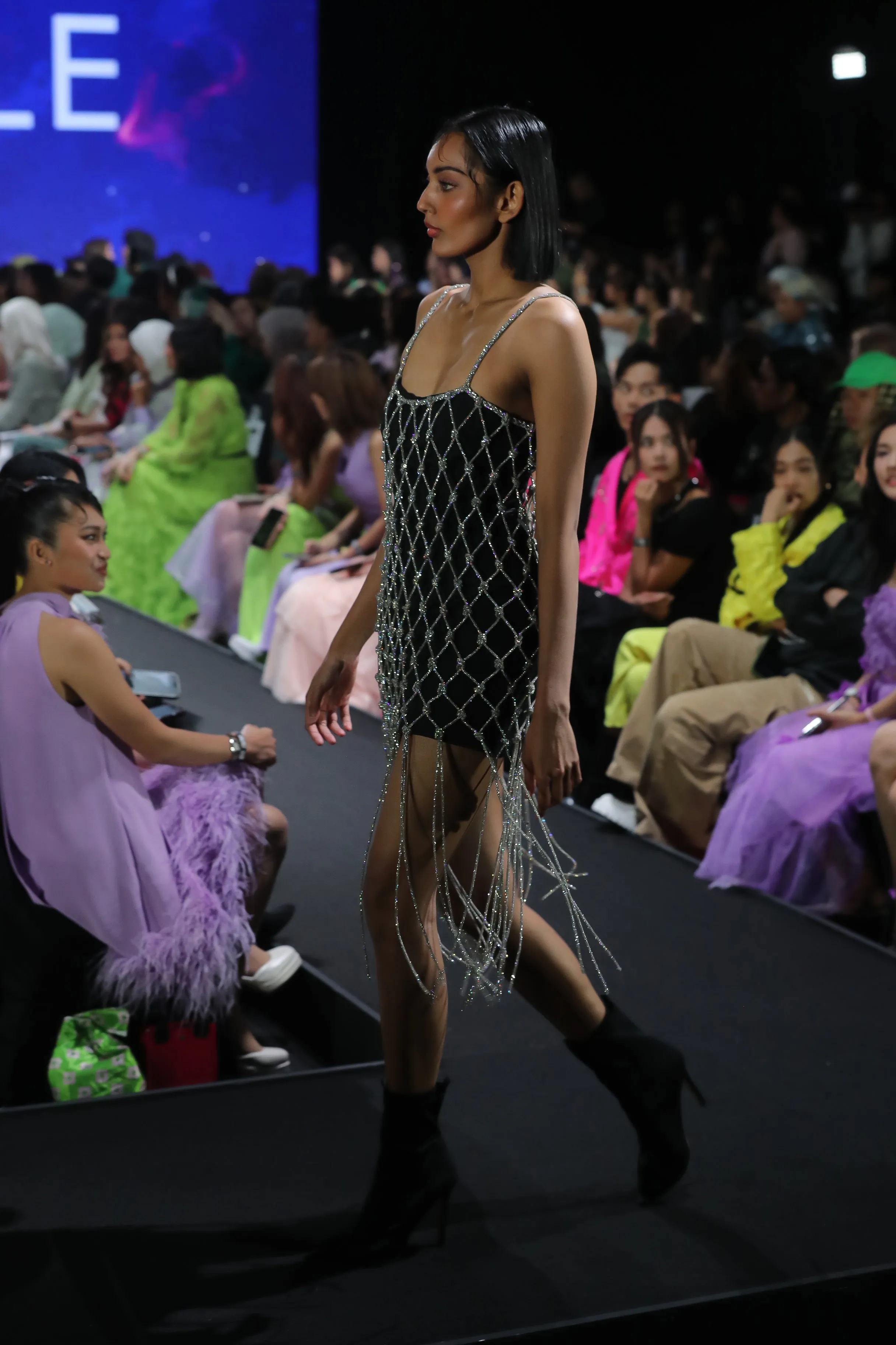 LOOK 23