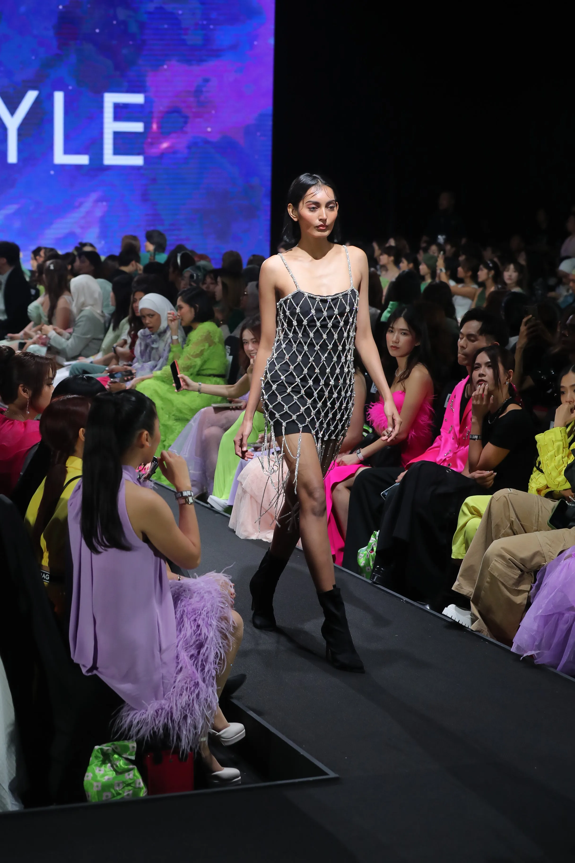 LOOK 23