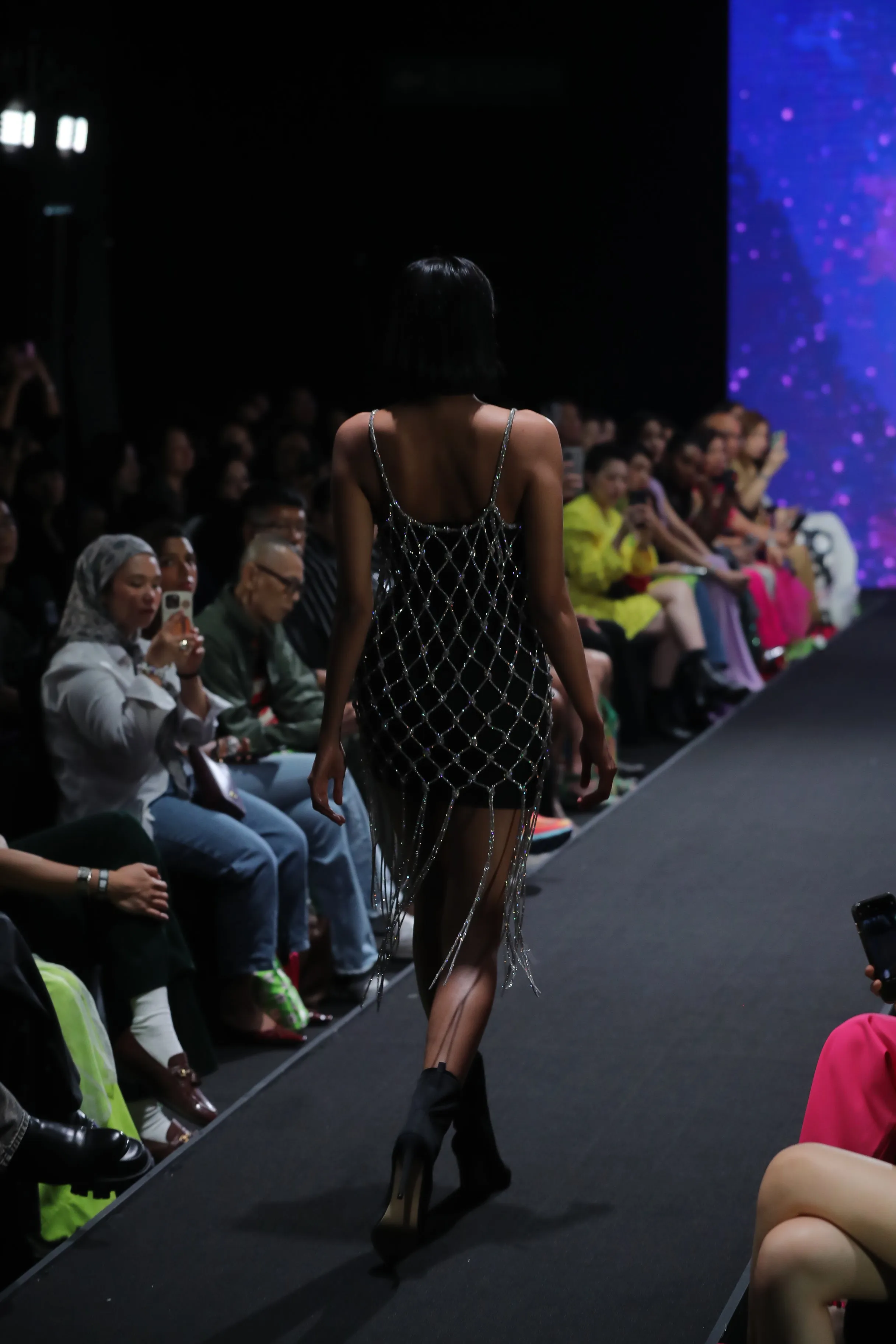 LOOK 23
